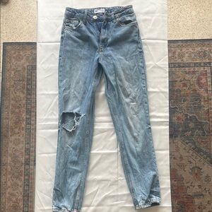 Zara Blue Skinny Jeans with Modern Appeal